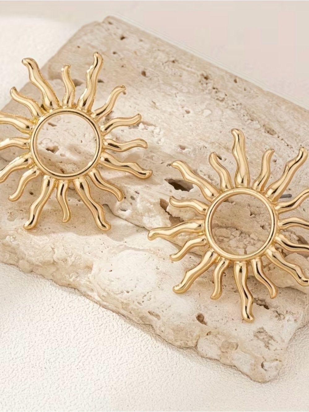 NEW! Luxury Gold Sunburst Stud Earrings. Sun Earrings ☀️ A4-149 - Picture 5 of 7